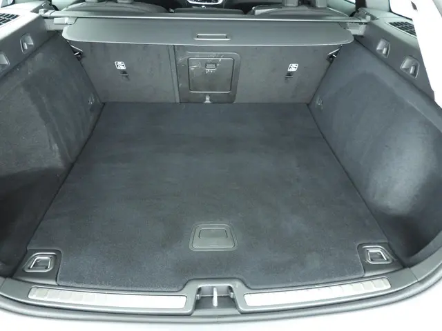 Volvo V60 2.0 B3 Essential Edition 2024 Benzine 9