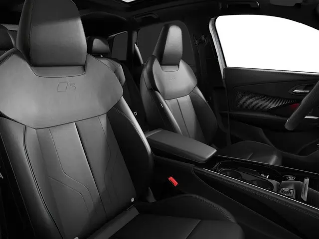 Audi Q3 1.5 TFSI e-hybrid S edition 272 PK 2026 Benzine 4