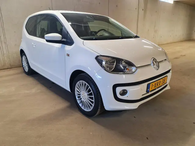 Volkswagen up! 1.0 high up! BlueMotion 2014 Benzine 4