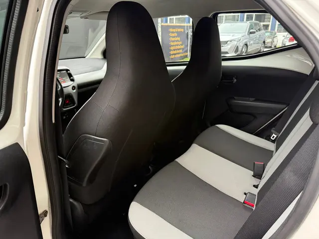 Toyota Aygo 1.0 VVT-i x-wave|Camera 2017 Benzine 25