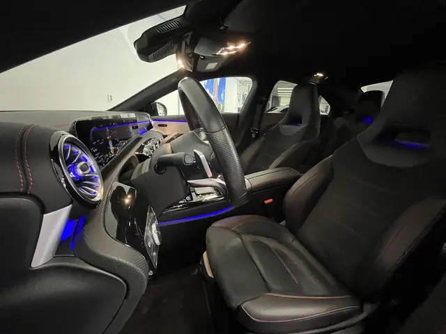 Mercedes-Benz CLA 200 AMG Line 2021 Benzine 28