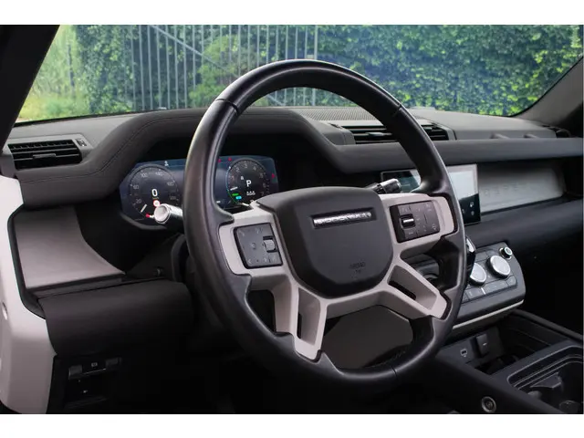 Land Rover Defender 110 P400e 2022 Hybride Benzine 5