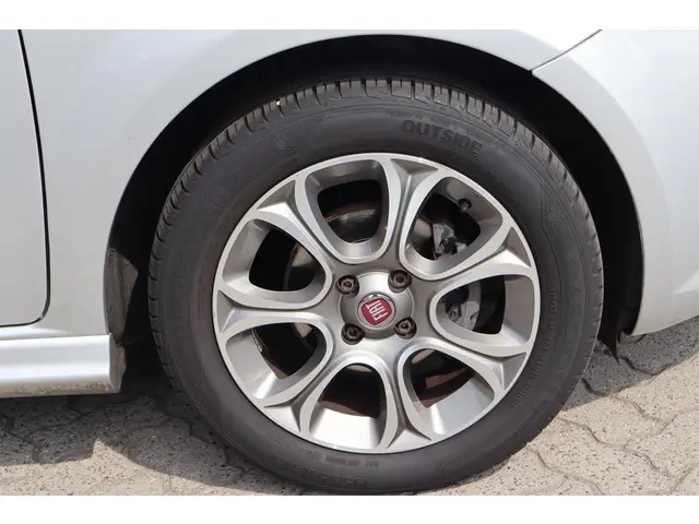 Fiat Punto Evo 0.9 TwinAir Edizione Cool 2013 Benzine 12