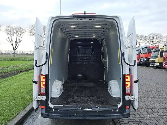 MAN TGE 3.140 2020 Diesel 12