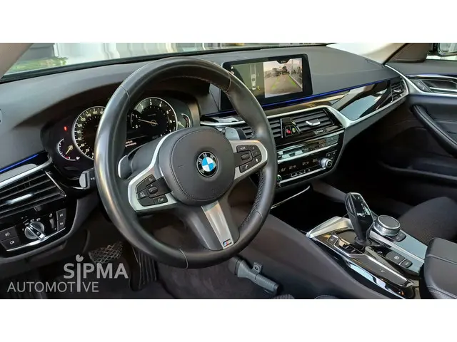 BMW 5 Serie 530i Sport line 2019 Benzine 6