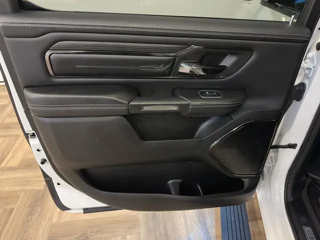 Dodge Ram 1500 5.7 V8 4x4 Crew Cab Limited 2022 Benzine 7