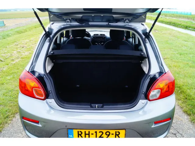 Mitsubishi Space Star 1.0 Cool+ 2017 Benzine 11
