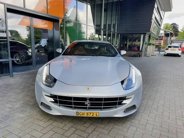 Ferrari FF 6.3 V12 2015 Benzine 25