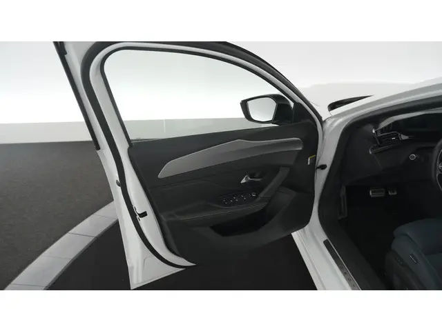 Peugeot 308 PureTech 130 GT Pack Business 2022 Benzine 83