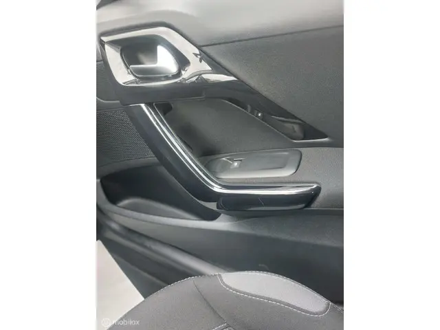 Peugeot 208 1.2 PureTech Active 2016 Benzine 19