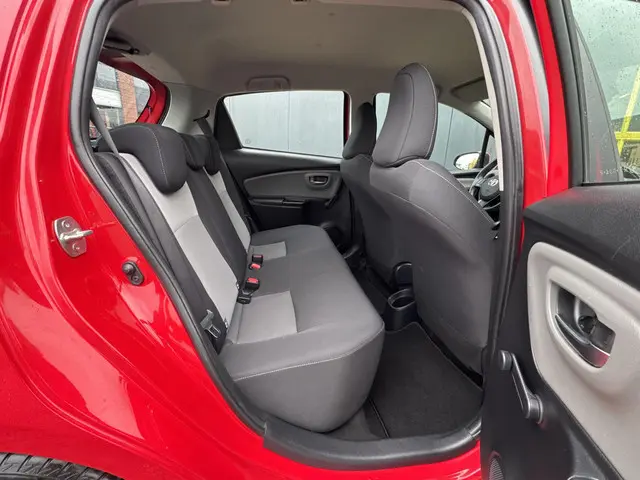 Toyota Yaris 1.0 VVT-i Comfort 2018 Benzine 16