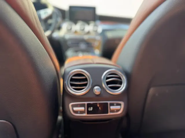 Mercedes-Benz C-Klasse AMG 63 S Edition 1 2015 Benzine 23