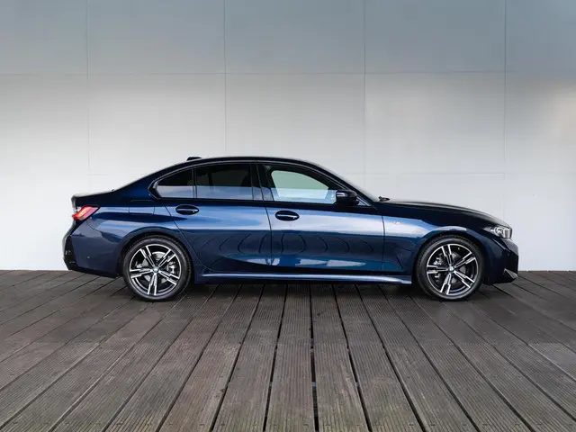 BMW 3 Serie Sedan 318i 2025 Benzine 4