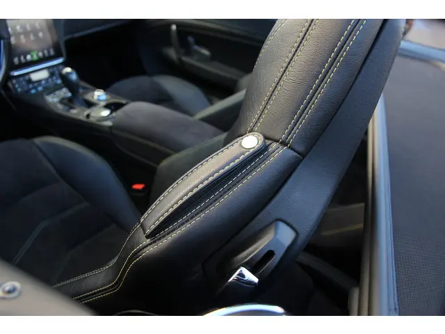 Maserati GranCabrio 4.7 Sport 2019 Benzine 25