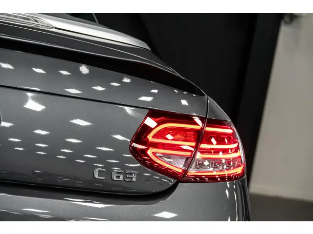 Mercedes-Benz C-Klasse Cabrio AMG 63 2018 Benzine 9