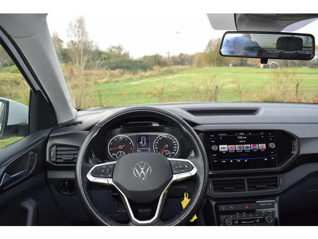 Volkswagen T-Cross 1.0 TSI Life 2021 Benzine 23