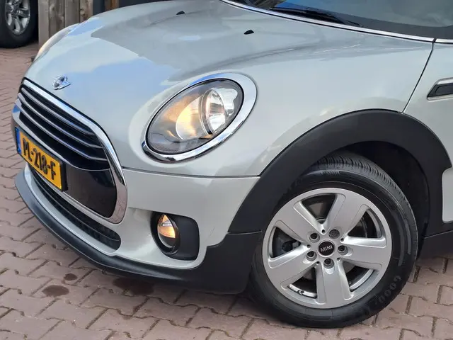 MINI Clubman Mini 1.5 Cooper Salt Business 2017 Benzine 4