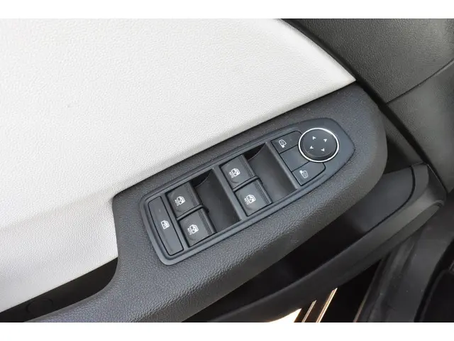 Renault Clio 1.0 TCe 90 Techno 2023 Benzine 28