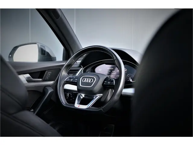 Audi Q5 2.0 TFSI quattro Launch Edition 2017 Benzine 77