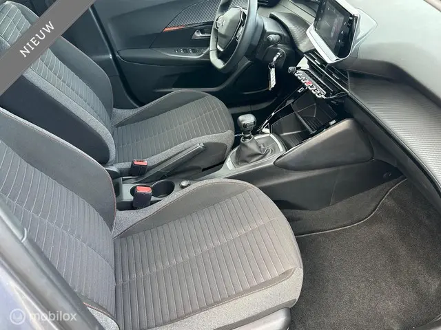 Peugeot 2008 1.2 PureTech Active 2022 Benzine 10