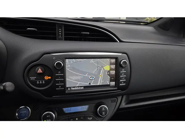 Toyota Yaris 1.5 Hybrid Splash 2018 Hybride Benzine 13