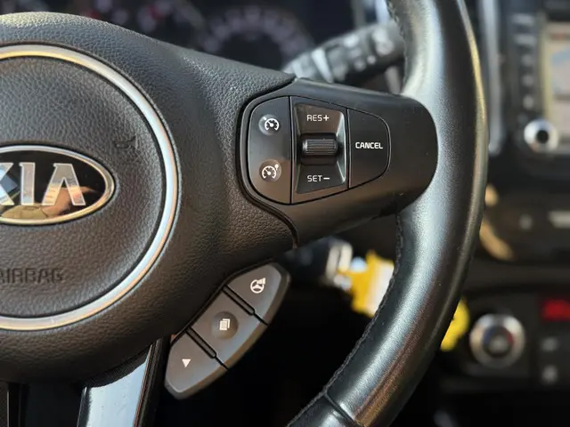 Kia Carens 1.6 GDi Business Pack 2014 Benzine 16