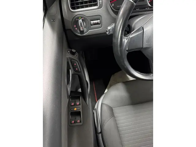 Volkswagen Polo 1.2 TSI Highline 2013 Benzine 10