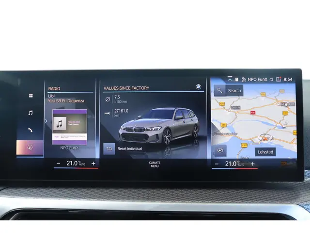 BMW 3 Serie Touring 318i 2024 Benzine 21