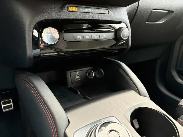 Ford Kuga 2.5 PHEV ST-Line X 2025 Hybride Benzine 29