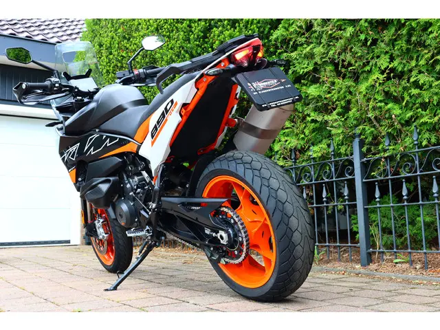 KTM 890 SMT ABS TechPack 2023 Benzine 6