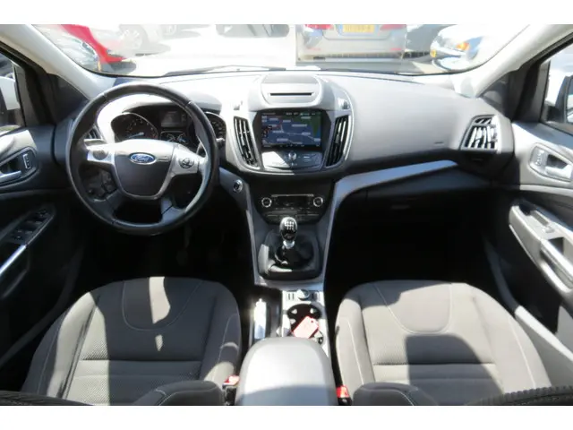Ford Kuga 1.5 Trend , AIRCO , NAVI , LM VELG 2016 Benzine 3