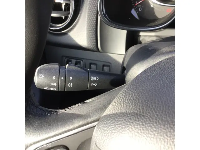 Renault Clio Estate 0.9 TCe Limited 2019 Benzine 15