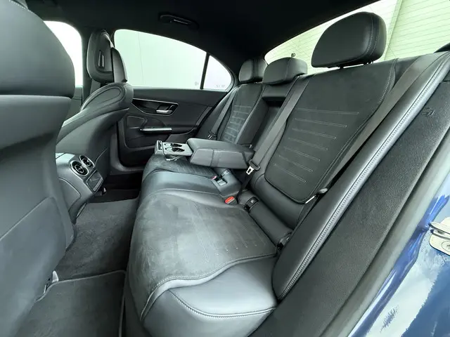 Mercedes-Benz C-Klasse 180 AMG Line 2024 Benzine 16
