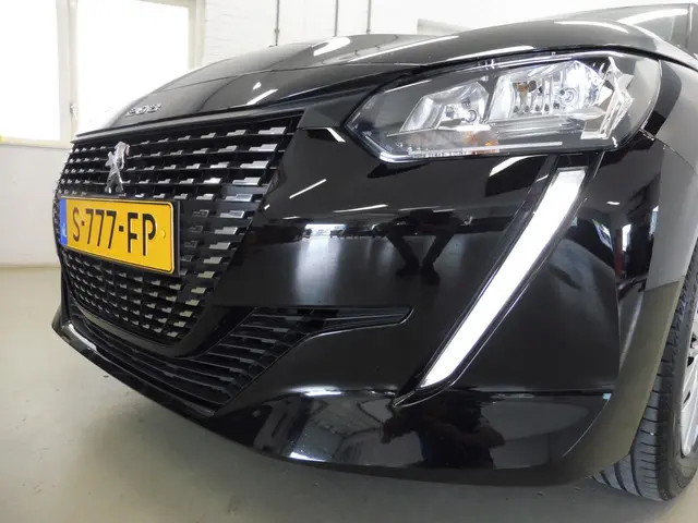 Peugeot 208 1.2 PureTech Active 2023 Benzine 17