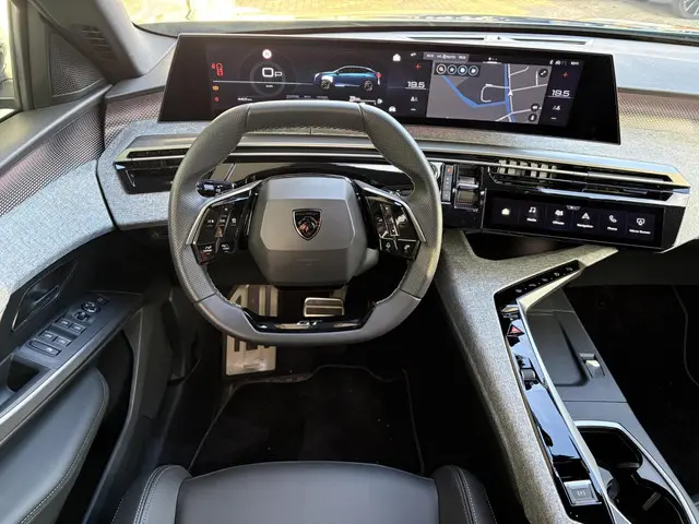 Peugeot 3008 1.2 Hybrid 145 GT 2025 Hybride Benzine 7