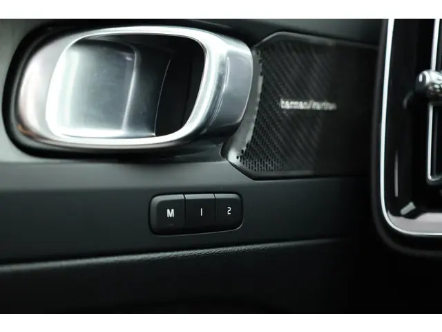 Volvo XC40 2.0 B4 Ultra Dark 2024 Hybride Benzine 7