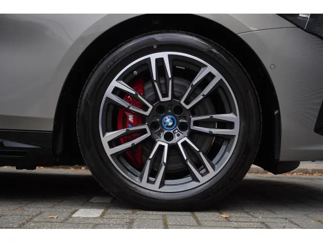 BMW i5 Touring eDrive40 2025 Elektrisch 6