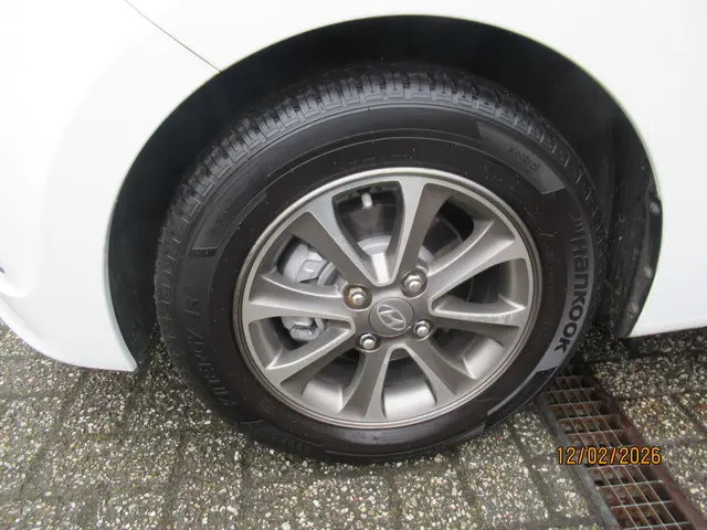 Hyundai i10 1.0i i-Drive Sound 2015 Benzine 10