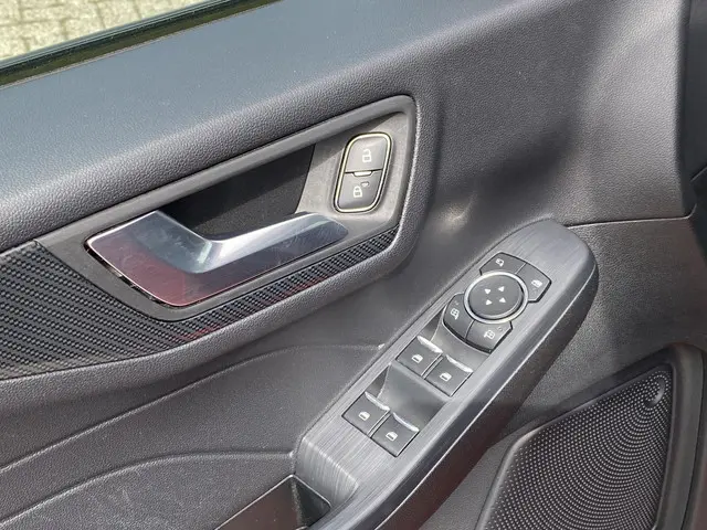 Ford Kuga 2.5 PHEV ST-Line X 2021 Hybride Benzine 27