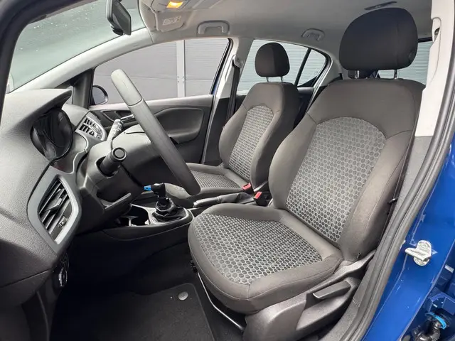Opel Corsa 1.2i Airco 2018 Benzine 6