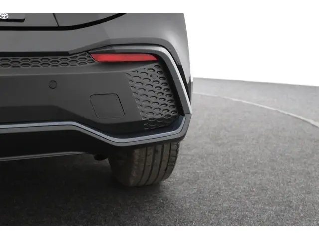 Toyota C-HR 1.8 Hybrid 140 Dynamic 2024 Hybride Benzine 37