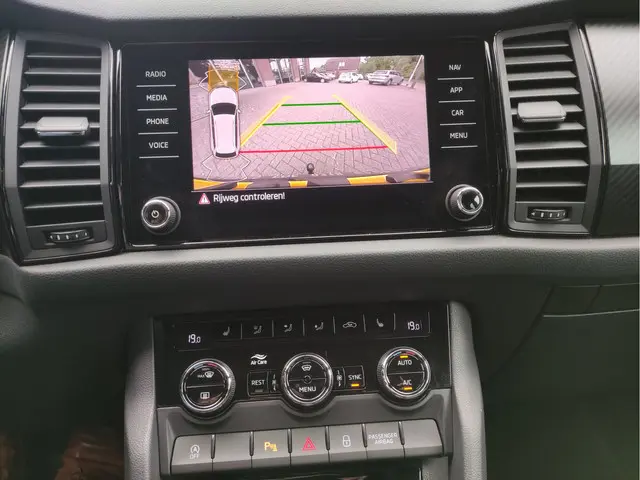 Škoda Kodiaq 1.5 TSI DSG Sportline Business 2021 Benzine 19