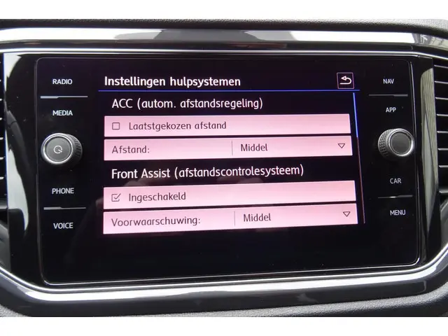 Volkswagen T-Roc 1.5 TSI Sport Business 2019 Benzine 14