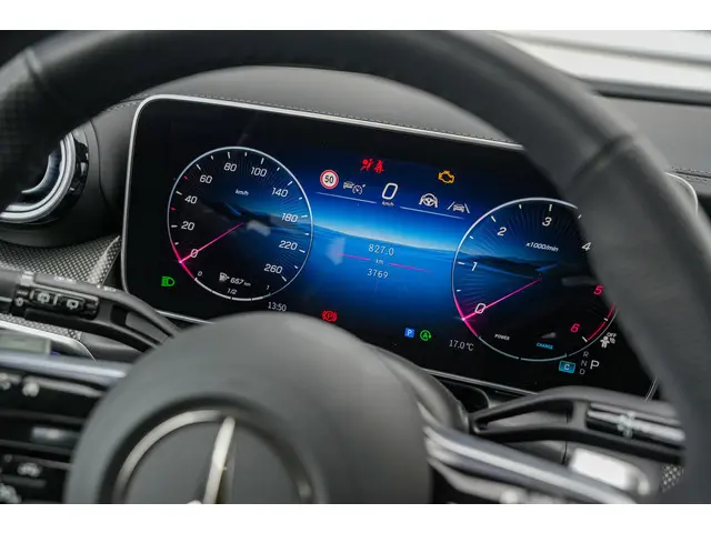 Mercedes-Benz GLC 220d 4MATIC AMG Line 2025 Diesel 23