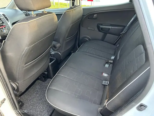 Kia Venga 1.4 CVVT Plus Pack 2013 Benzine 11