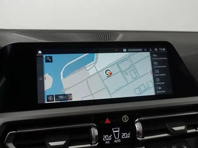 BMW 3 Serie 318i Executive Edition 2020 Benzine 17