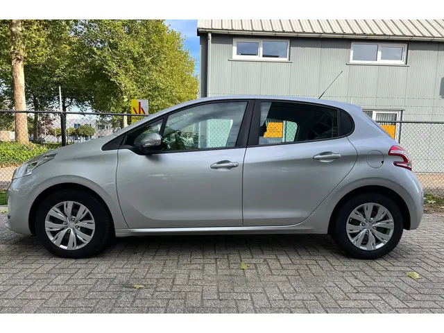 Peugeot 208 1.2 VTi Active 2013 Benzine 4