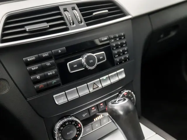 Mercedes-Benz C-Klasse Coupé 180 AMG Sport 2012 Benzine 8