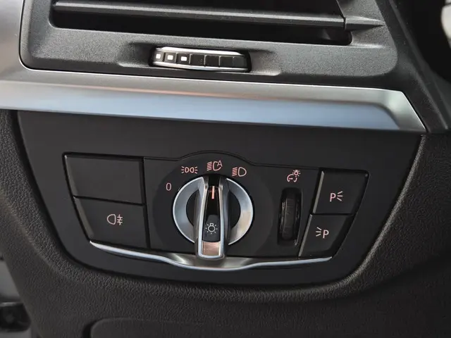 BMW X3 xDrive30e 2022 Hybride Benzine 35