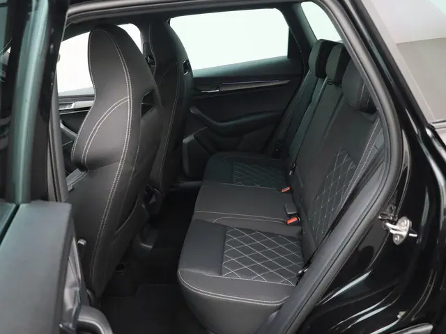 Škoda Karoq 1.5TSI/150PK ACT Sportline DSG 2025 Benzine 18